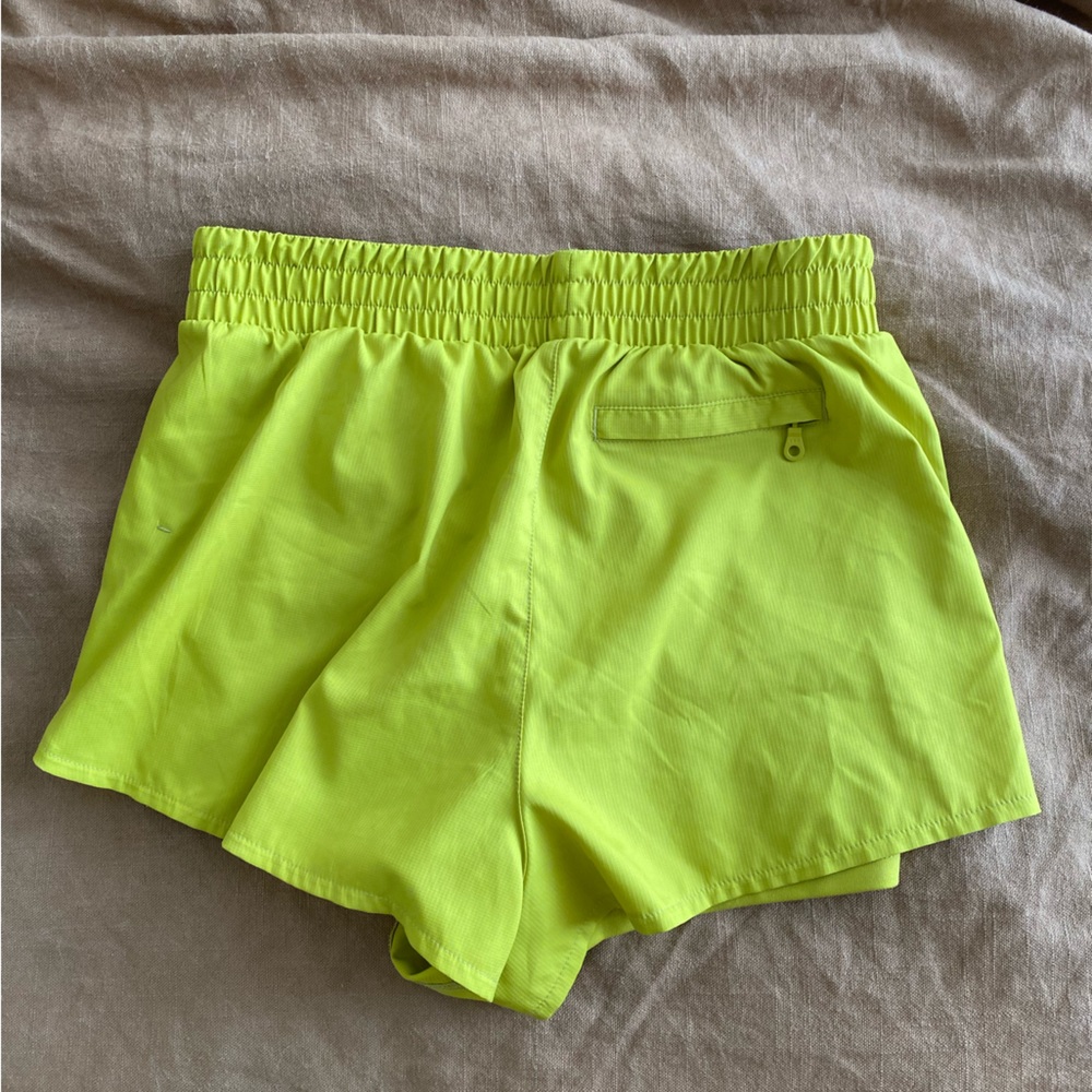 Girlfriend Collective Shorts - Picture 3 of 3